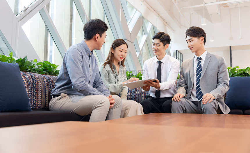 青年夫妻保险投资咨询与合同签订指南